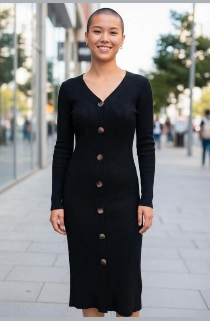 ✨️BERSHKA Jurk Maat XS - Met BUNDELKORTING‼️✨️, Kleding | Dames, Jurken, Zo goed als nieuw, Maat 34 (XS) of kleiner, Zwart, Onder de knie