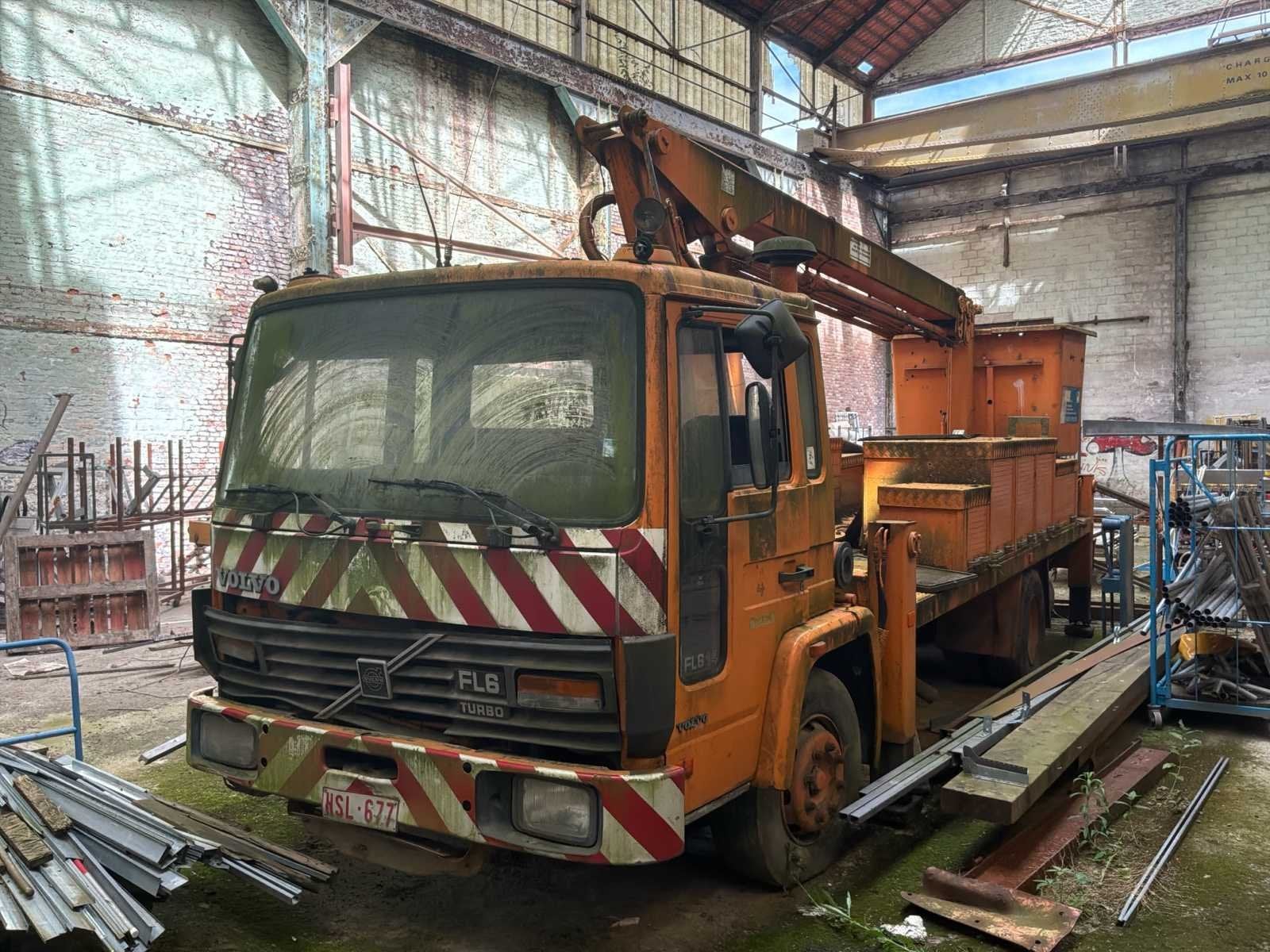 Volvo FL6 turbo Camion plateau avec grue, Achat, Entreprise, Autres carburants, Volvo