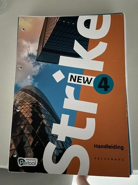 New Strike 4 Handleiding Leerwerkboek (Engels), Engels, Ophalen of Verzenden, Zo goed als nieuw, Pelckmans