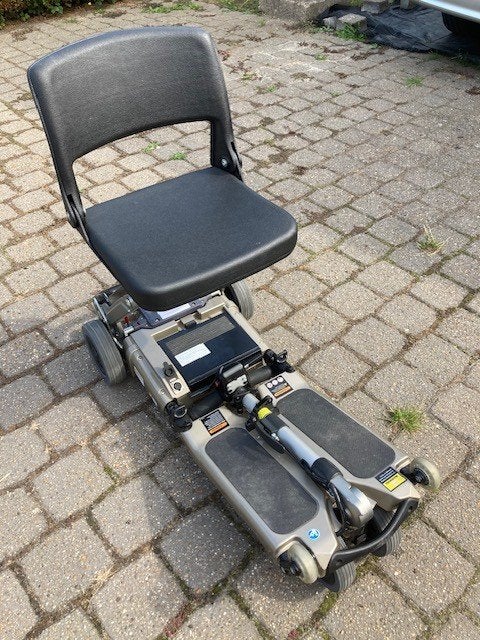 Luggie (opvouwbare scootmobiel) INCLUSIEF 3 BATTERIJEN, Vélos & Vélomoteurs, Enlèvement, Comme neuf, Électrique