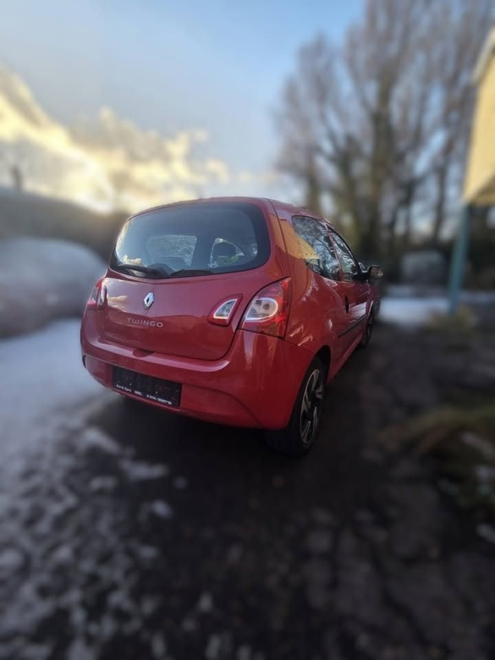 Renault Twingo 1.2i Benzine met Keuring Verkoop en Carpass., Auto's, Voorwielaandrijving, Twingo, Zwart, 4 cilinders