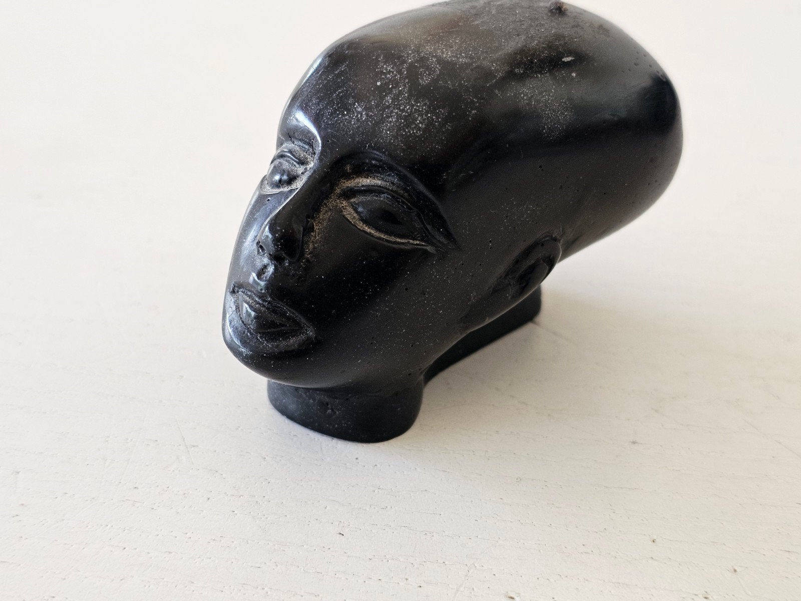 Tête de princesse égyptienne en pierre lourde d'Amarna fabri, Antiquités & Art, Enlèvement