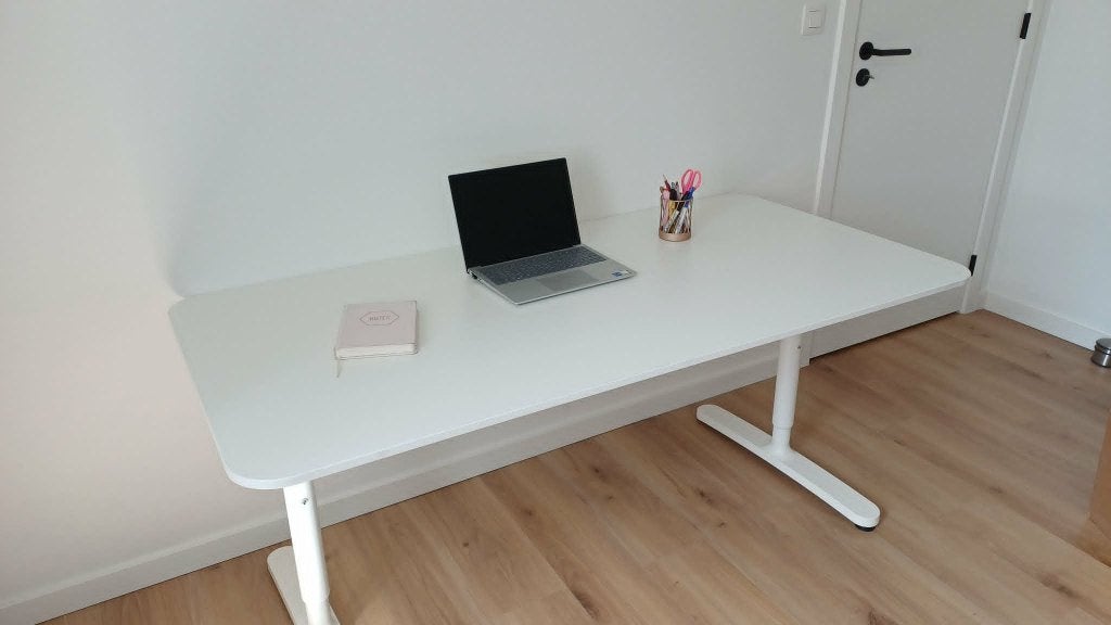 Wit IKEA BEKANT bureau 160x80 cm (in hoogte verstelbaar), Huis en Inrichting, Bureaus, Ophalen, 160 cm, Metaal, Zo goed als nieuw
