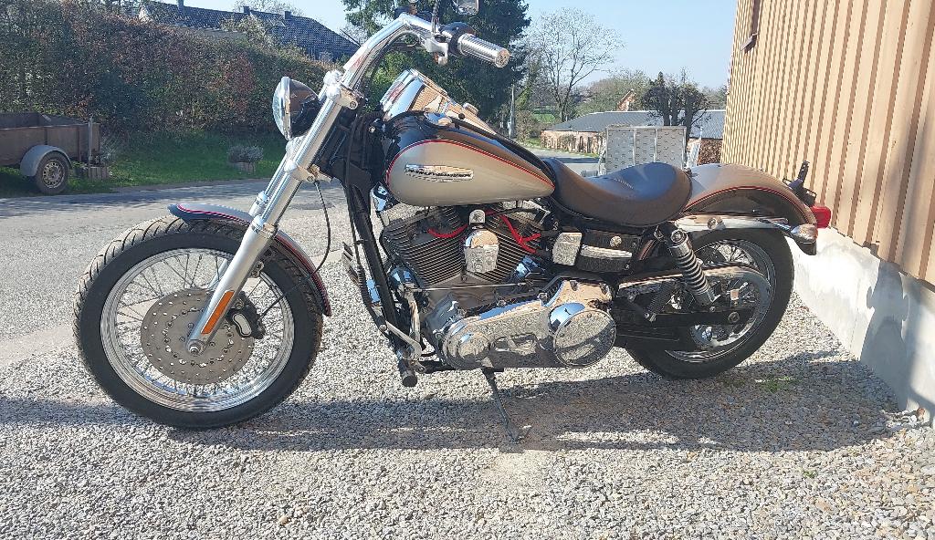 Harley Davidson Dyna Superglide 2009, Permis Moto A, Plus de 35 kW, Échappement sport, 2 cylindres