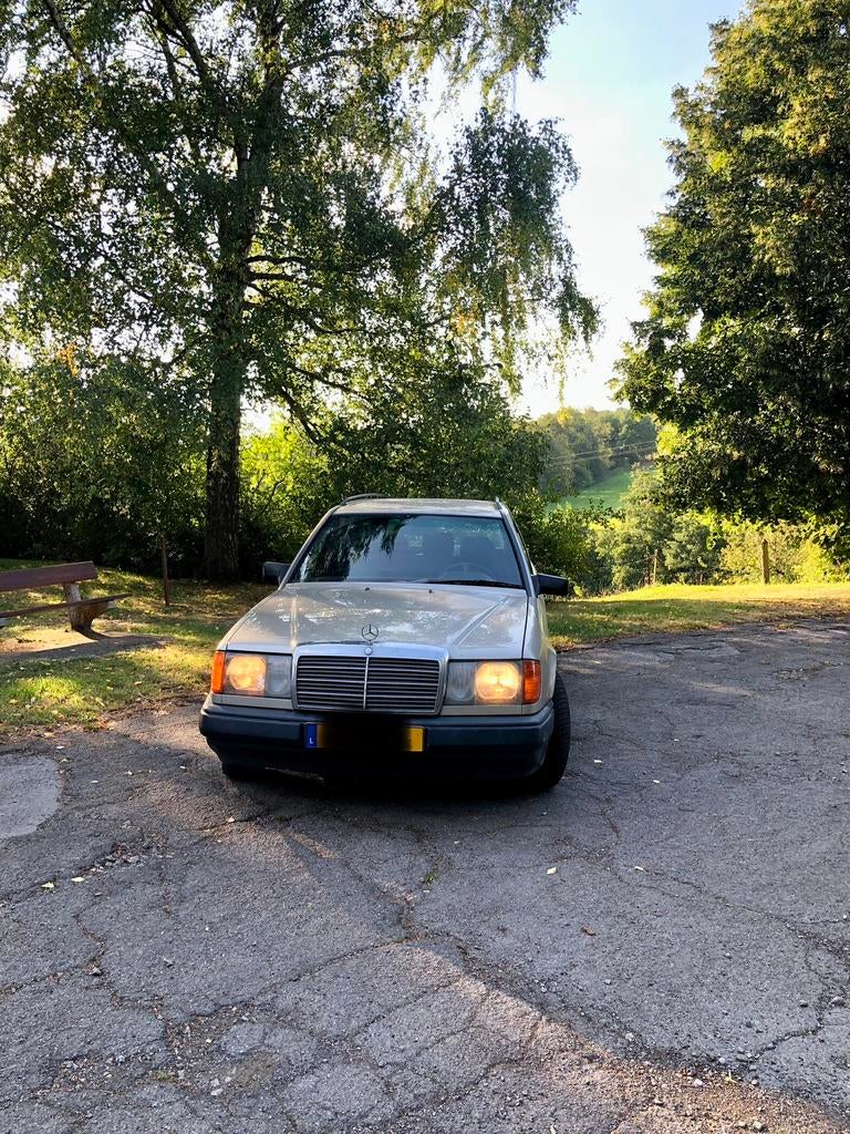 Mercedes 300 TE, Auto's, Achterwielaandrijving, 7 zetels, Bruin, 5 deurs