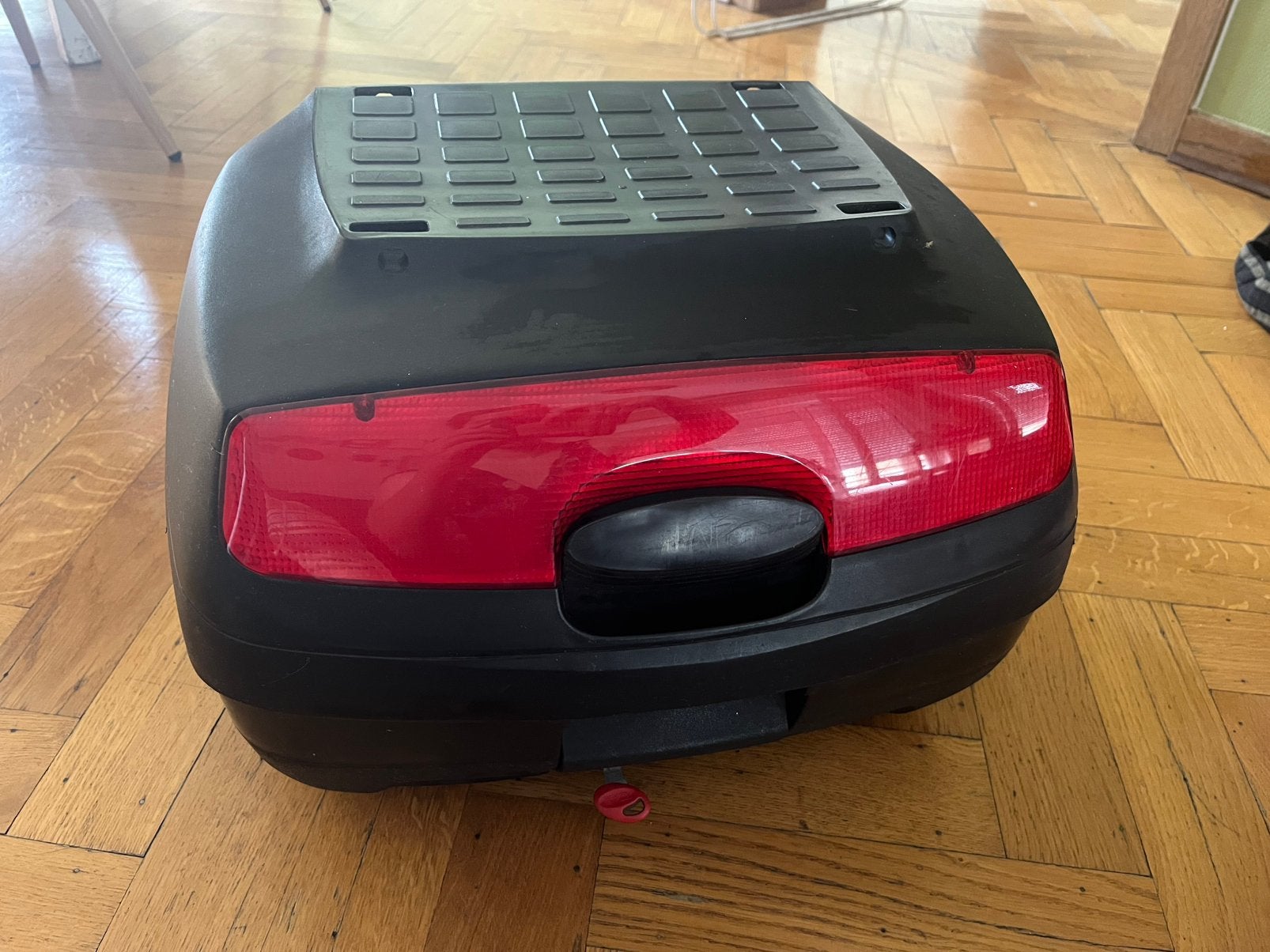Coffre pour scooter, Enlèvement, Comme neuf