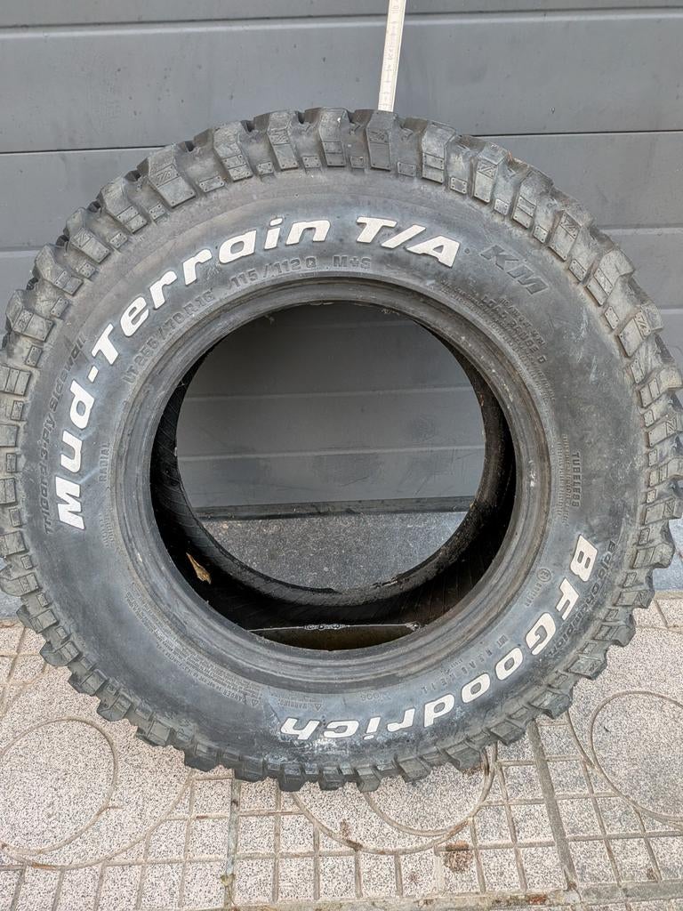 BF Goodrich Mud Terrain M/T 255/70R16, Ophalen