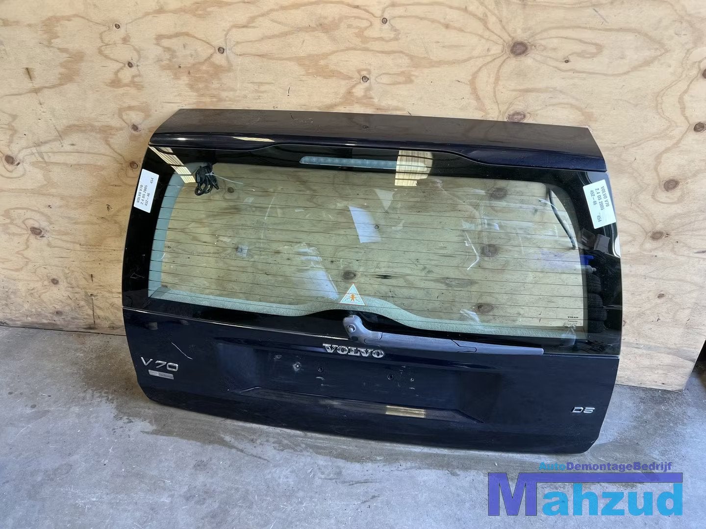 VOLVO V70 Zwart 45246 achterklep 1999-2007, Gebruikt, Gunnar Engellaus vag 8
405 31  Gothenburg, SE, Deur, Info@volvocars.com