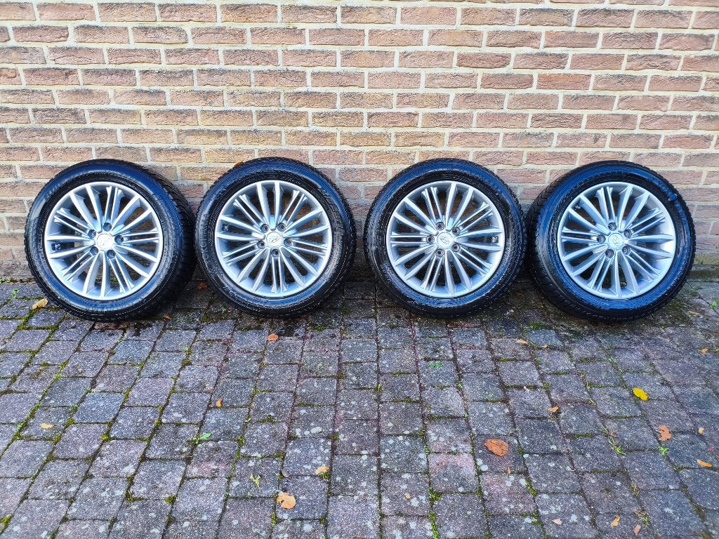 jantes alu Hyundai + pneus hiver 17 pouces 215/55, Véhicule de tourisme, Enlèvement, Utilisé, Pneus hiver