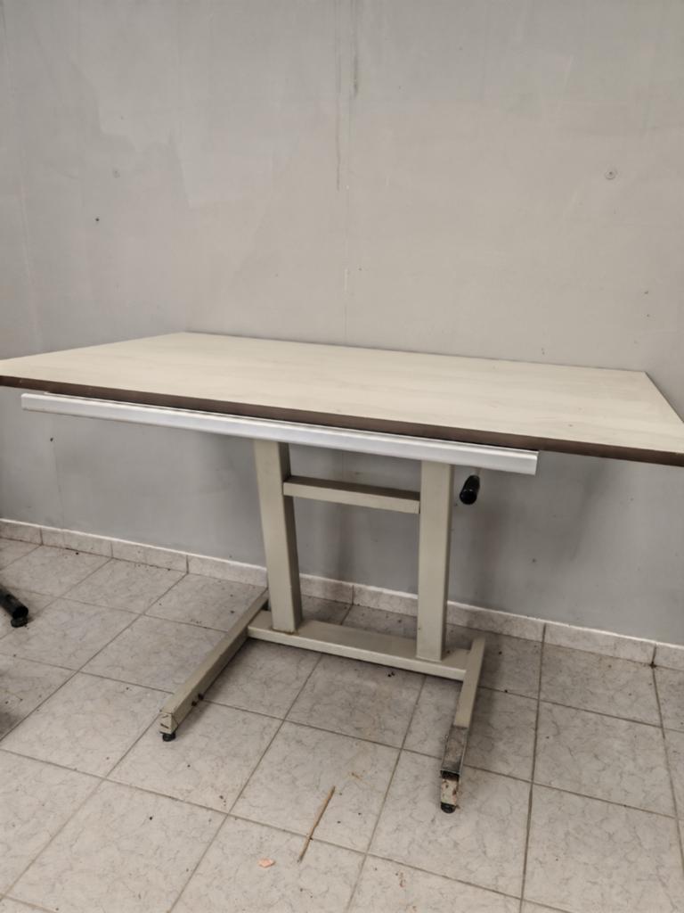 Tentafel om weg te geven, Ophalen