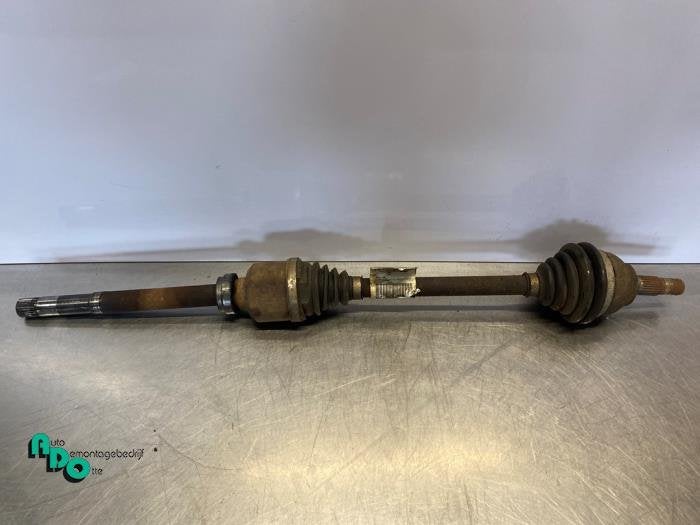 Arbre de transmission avant gauche d'un Citroen C4 Cactus (C, -, 3 mois de garantie, Utilisé, -