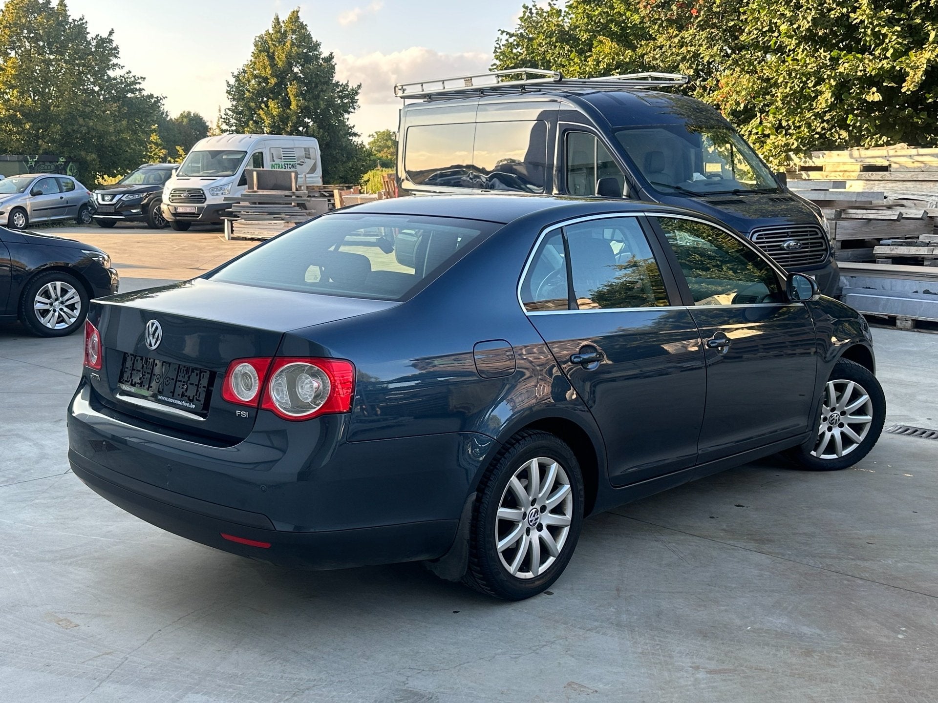 Volkswagen Jetta 1.6 Benzine – Navigatie – Bluetooth –, Argent ou Gris, Achat, Entreprise, Noir