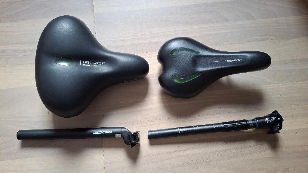 Zeer comfortabel dik zacht gelzadel + zadelpen in NIEUWSTAAT, Fietsen en Brommers, Fietsonderdelen, Ophalen, Zo goed als nieuw