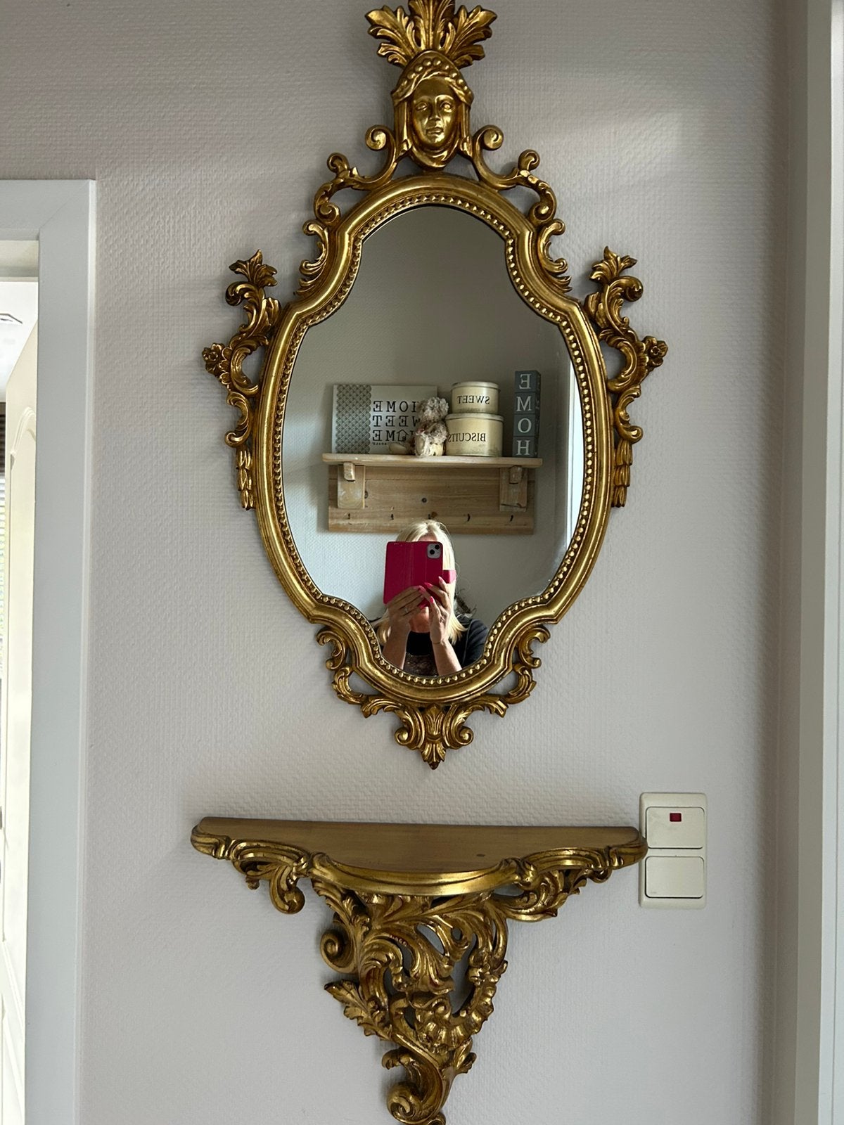 Miroir et console, Enlèvement