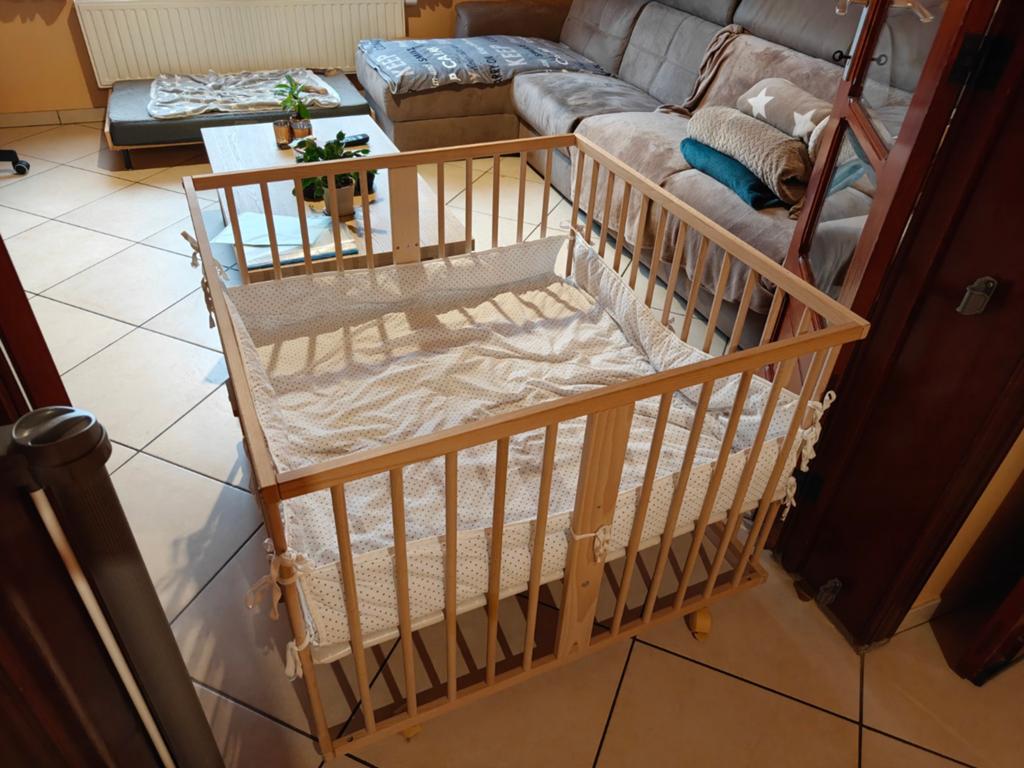 Parce bébé en bois + fond de parc, Roulettes