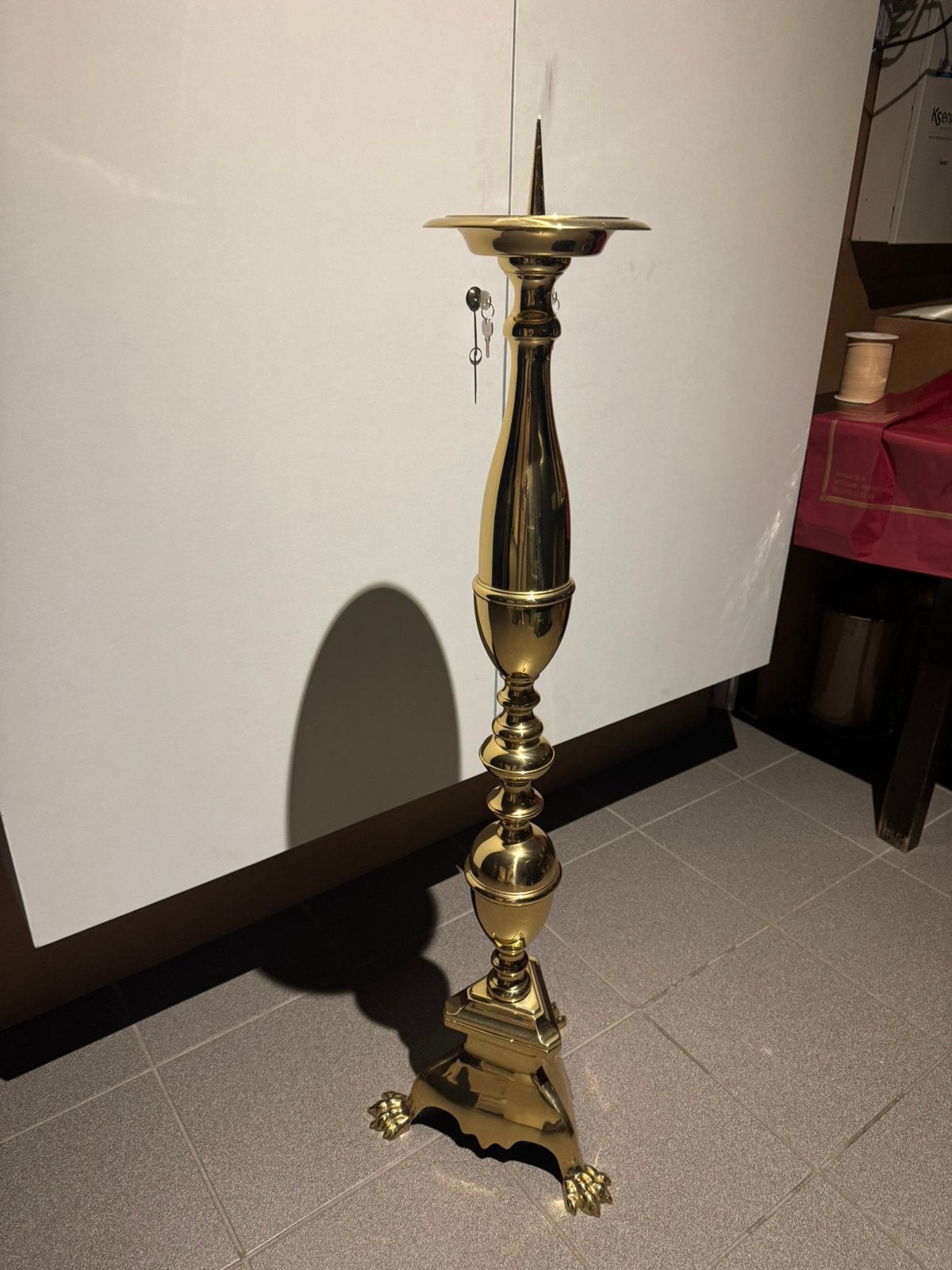 Grote kandelaar, Enlèvement, Autres matériaux
