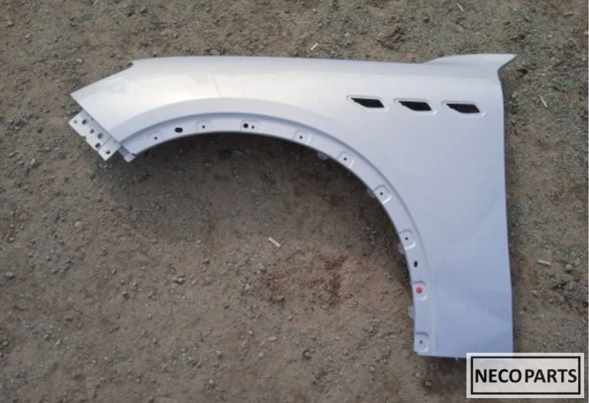 MASERATI GRECALE SPATBORD ZIJSCHERM LINKS ALLES LEVERBAAR!!!, Maserati, Gebruikt, -, Ophalen of Verzenden