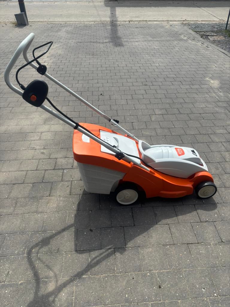Stihl grasmaaier, Ophalen, Cirkelmaaier, Gebruikt, Accu-grasmaaier