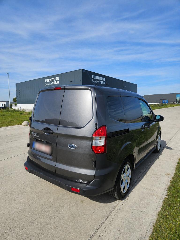 Ford Transit Courier grijs bj 03/2021 benzine te koop, Voorwielaandrijving, 4 deurs, Stof, Euro 6