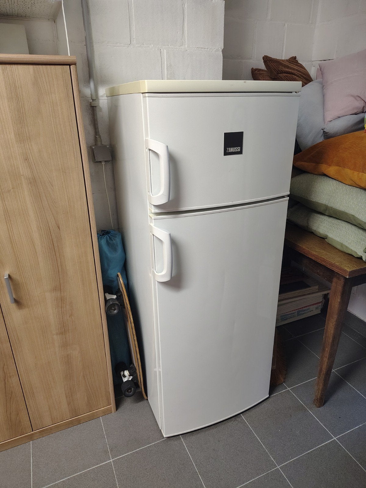 Frigo/diepvries combo, Electroménager, Réfrigérateurs & Frigos, Utilisé, Avec compartiment congélateur, 200 litres ou plus, 140 à 160 cm