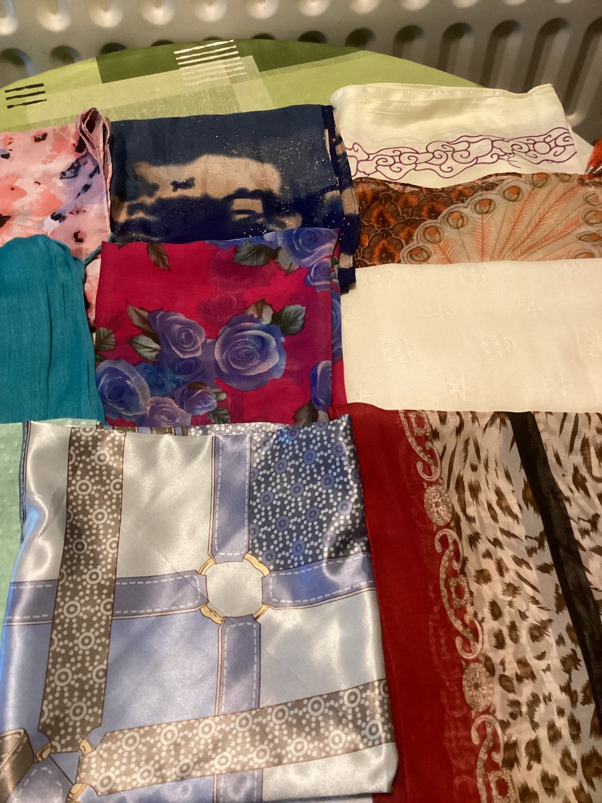 10 nieuwe foulards, Ophalen