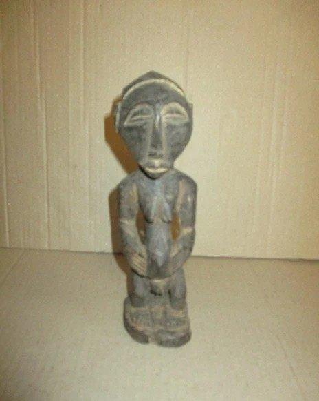 Statue Africaine Femme Luba Hemba Congo 22 cm de Hauteur, Antiquités & Art, Envoi