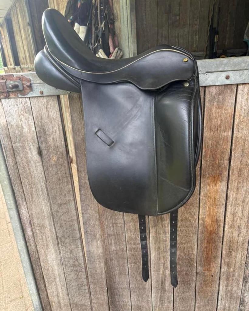 Dressuurzadel MSFC 17,5 inch M boom, Dieren en Toebehoren, Ophalen of Verzenden, Zo goed als nieuw