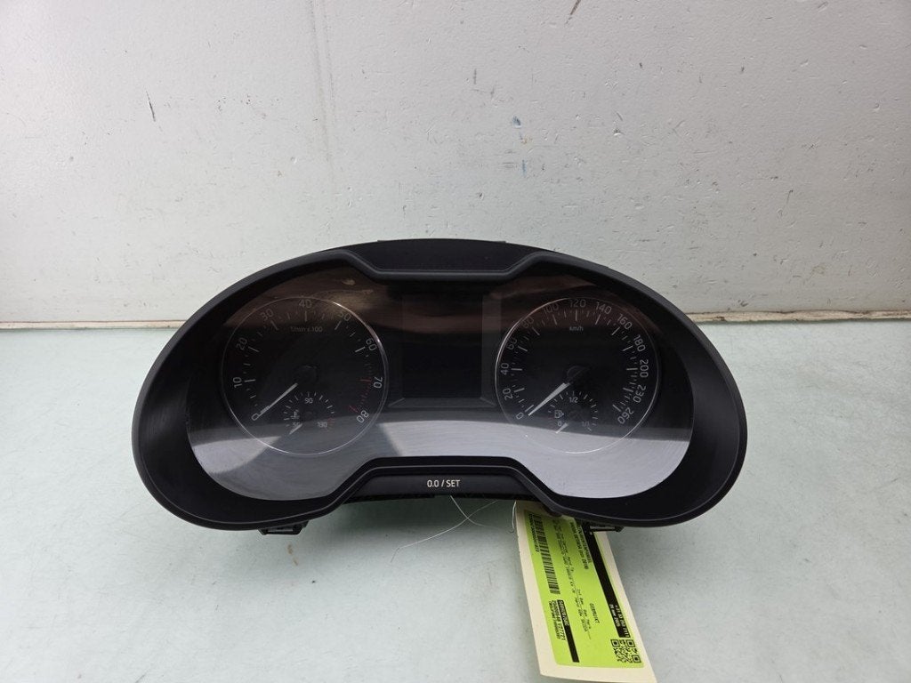 COCKPIT Skoda Octavia Combi (5EAC) (|5E0920750C|), Gebruikt, Info@skoda-auto.de, Skoda, Max-Planck-Straße  3-5
64331  Weiterstadt, DE