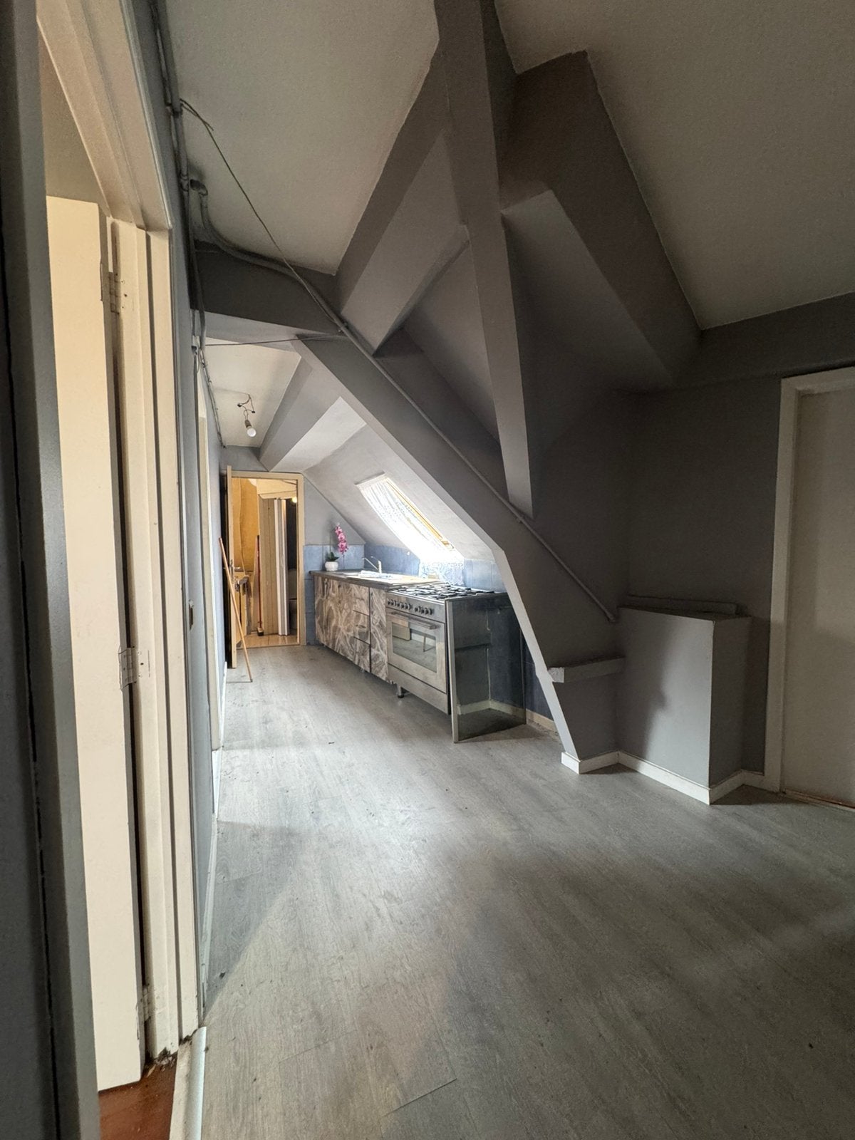 Chambre à louer sur Bruxelles, Maison & Meubles, Ameublement | Revêtements de sol, Envoi, Utilisé, 10 à 25 m², Parquet