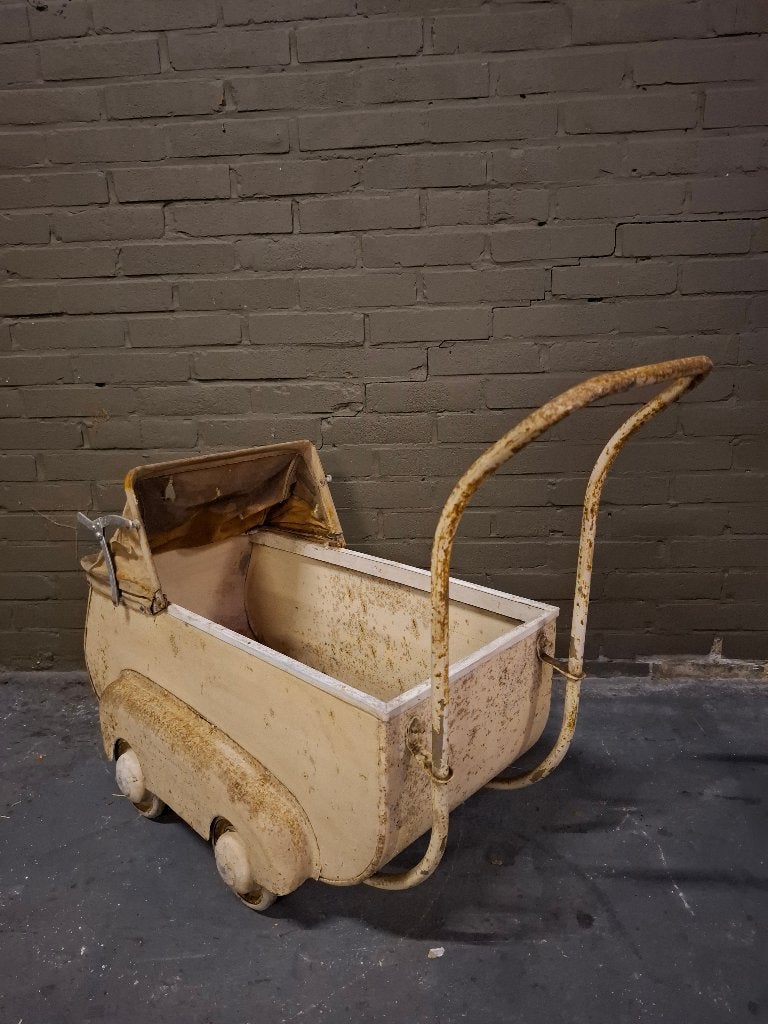 Unieke vintage poppenwagen jaren 50 met wielkappen, Ophalen