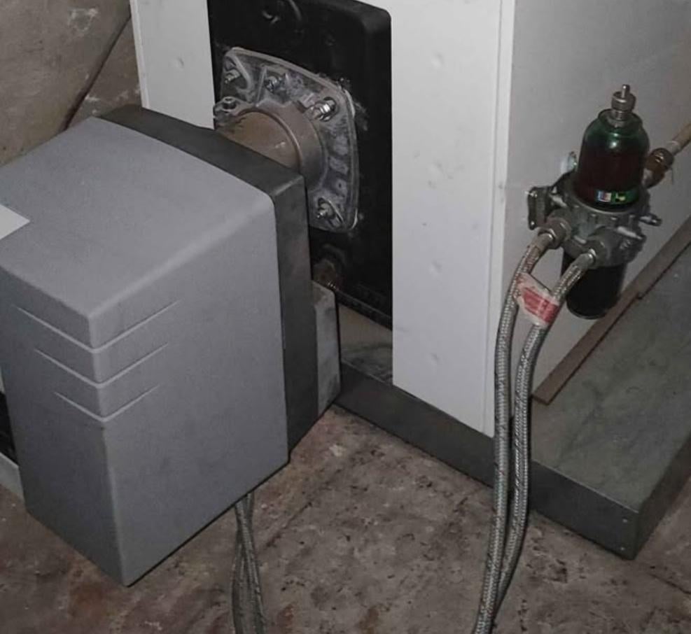 Mazoutbrander, Ophalen, Zo goed als nieuw, Minder dan 3 jaar oud