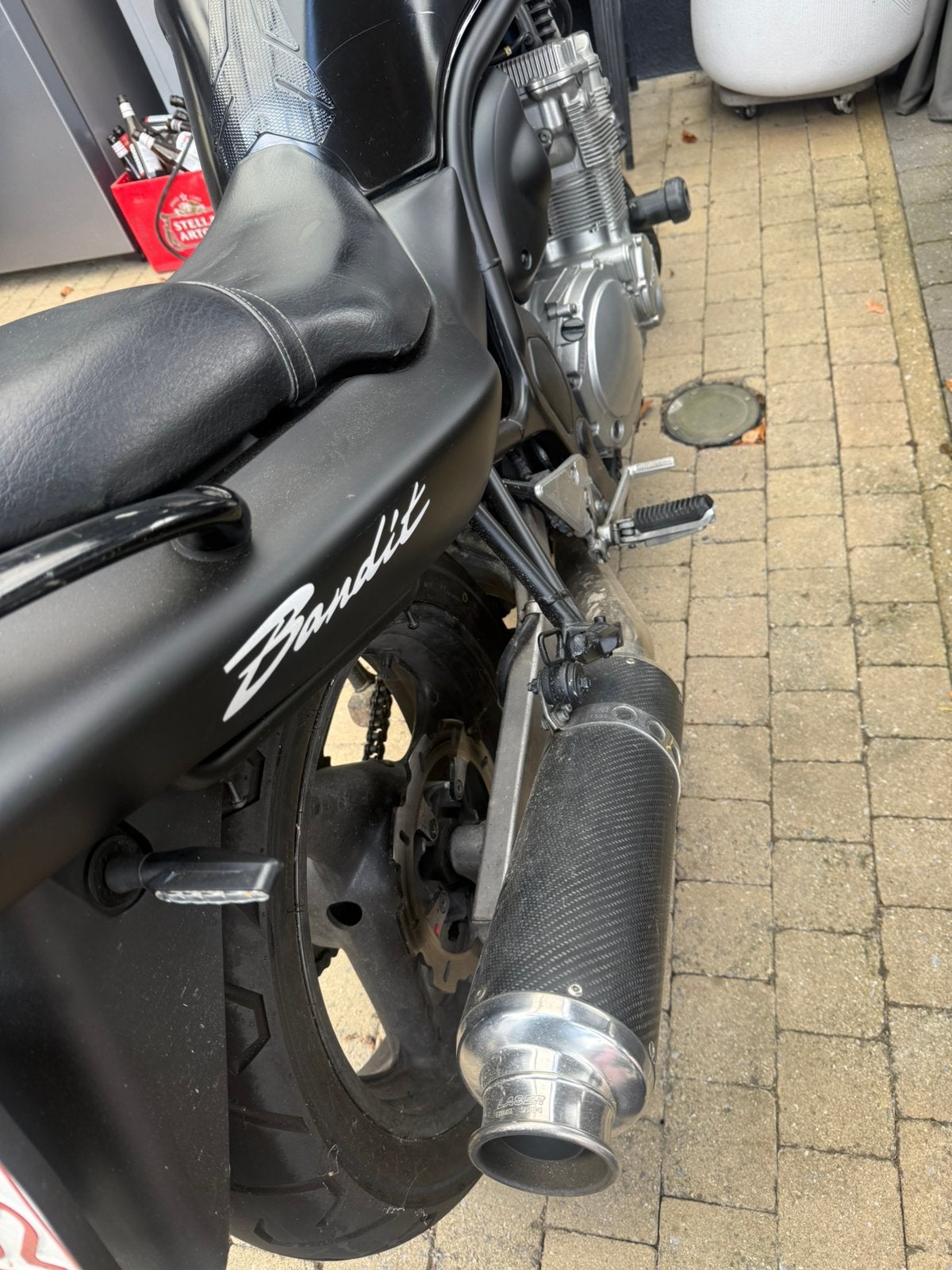 Suzuki bandiet, Motoren, Particulier, Naked bike