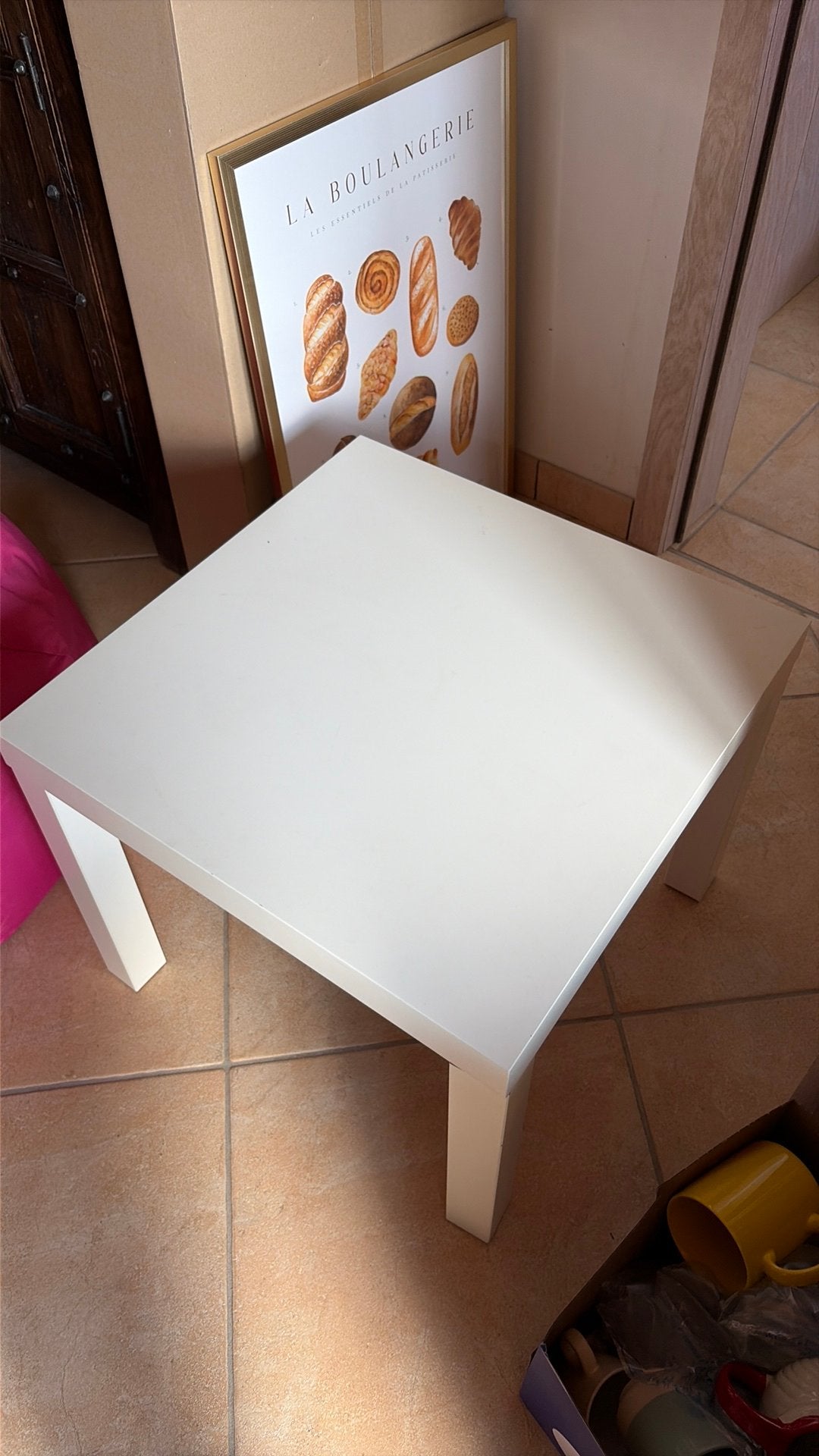 Petite table blanche, Maison & Meubles, Tables | Tables de salon, Enlèvement, Comme neuf