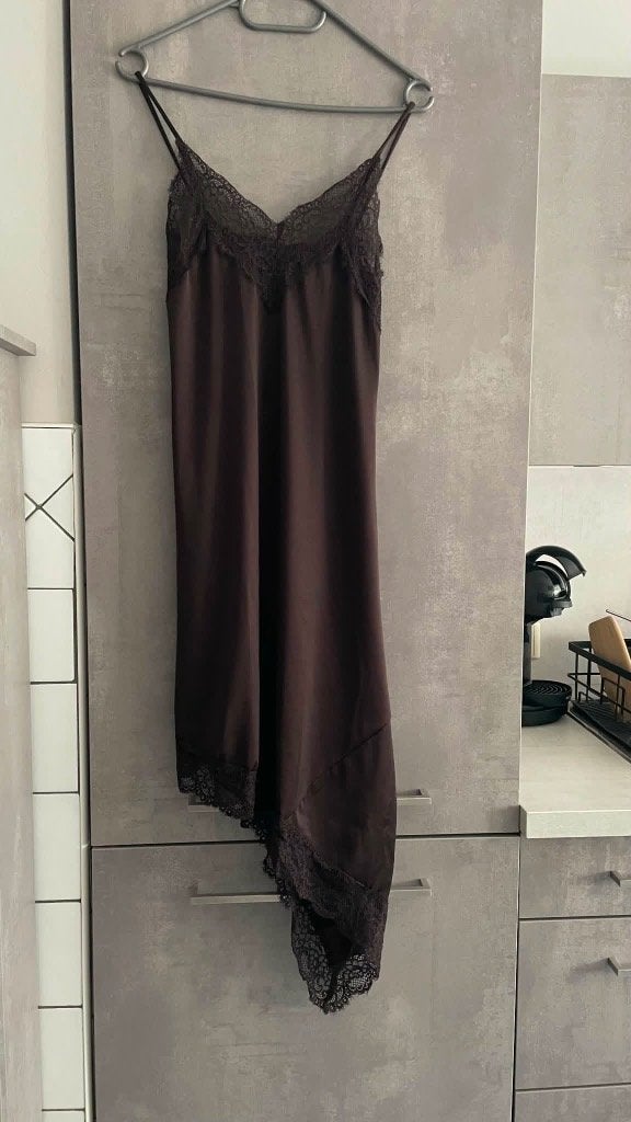 ROBE neuve style nuisette  dentelle marron   STRADIVARIUS M, Neuf, H&M, Enlèvement ou Envoi, Brun