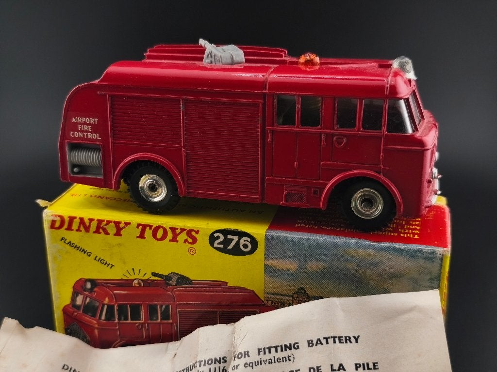 DINKY TOYS UK COMMER AIRPORT FIRE TENDER REF 276, Ophalen of Verzenden, Zo goed als nieuw, Bus of Vrachtwagen, Dinky Toys