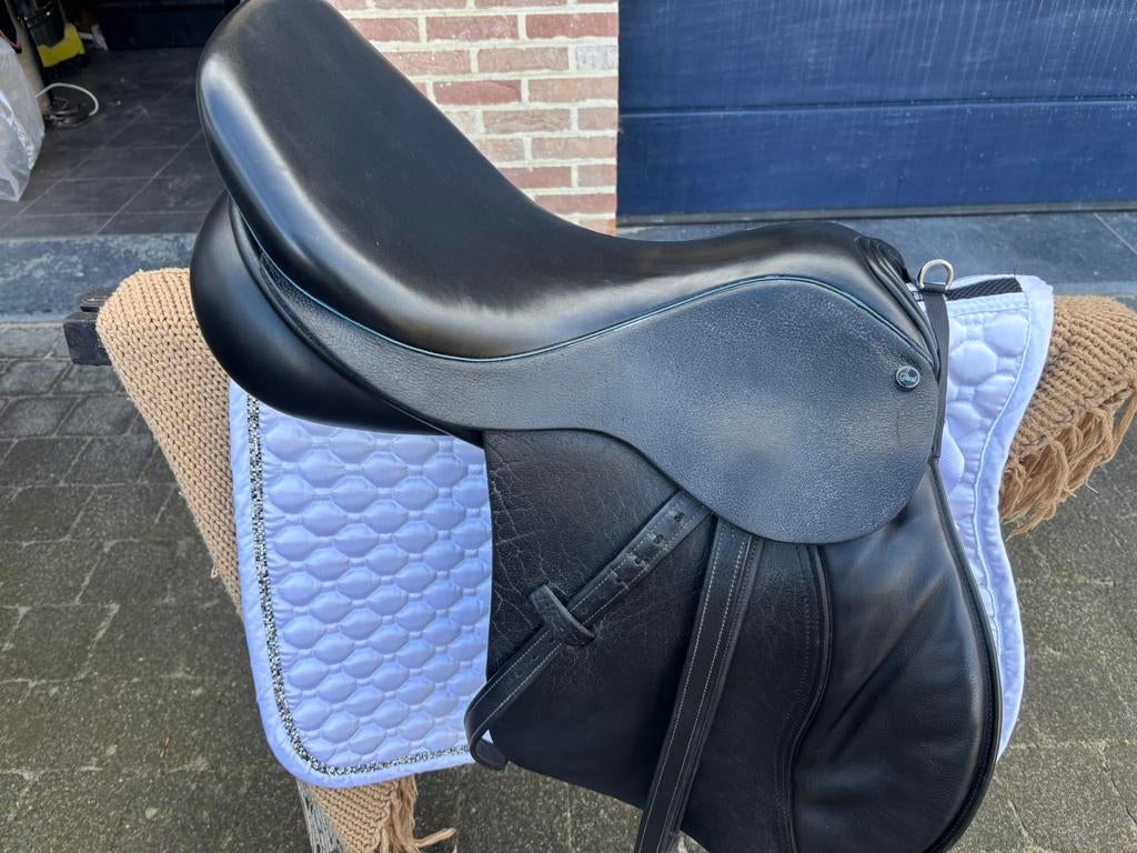 Ideal Crown veelzijdigheidszadel, Dieren en Toebehoren, Paarden en Pony's | Zadels, Ophalen, Zo goed als nieuw