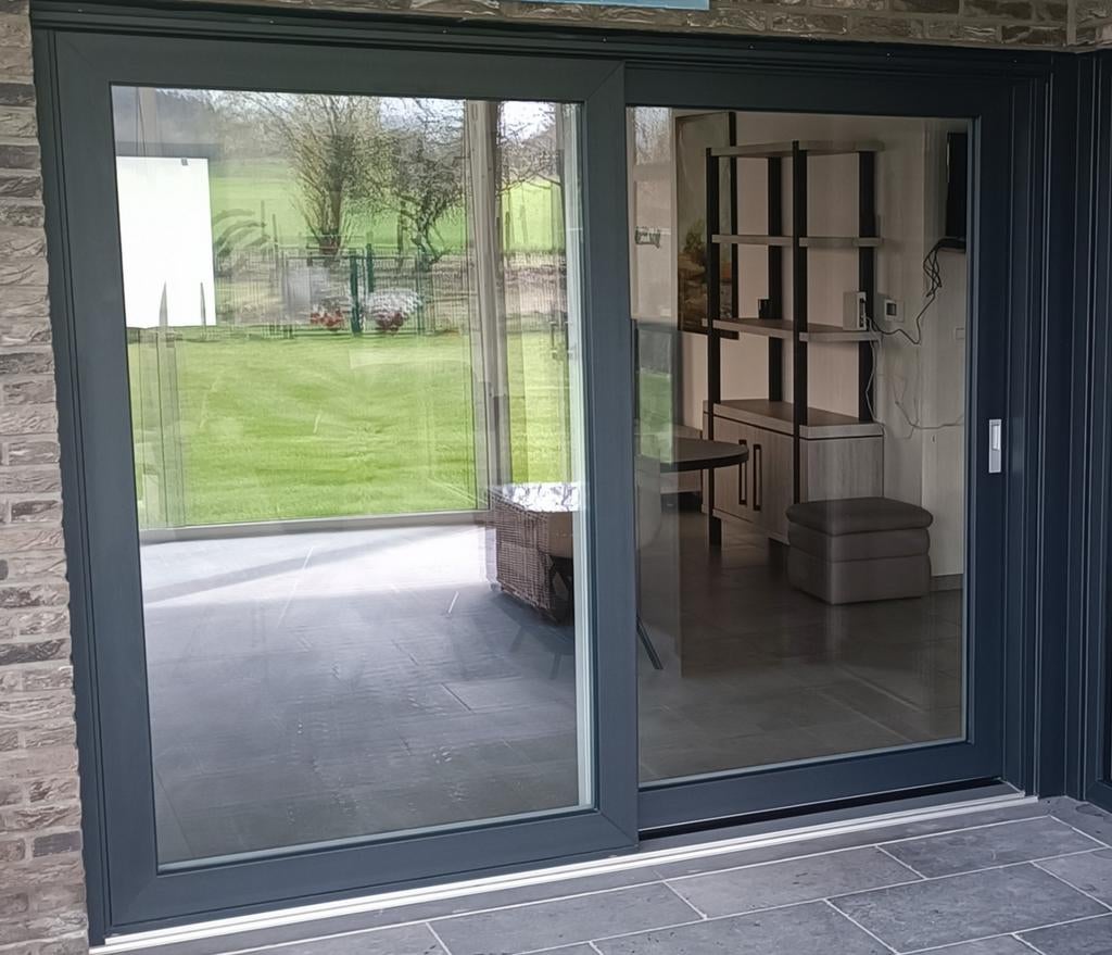 Pvc schûco schuifdeur
Afmetingen shuifdeur: B 259 x212 H, Ophalen