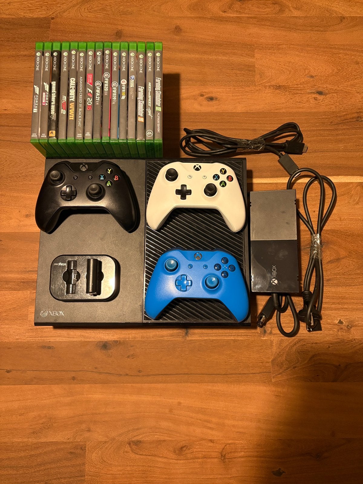 Xbox One - 500Gb - 3 Controllers - 15 Games, Games en Spelcomputers, Ophalen of Verzenden, Zo goed als nieuw, Xbox One
