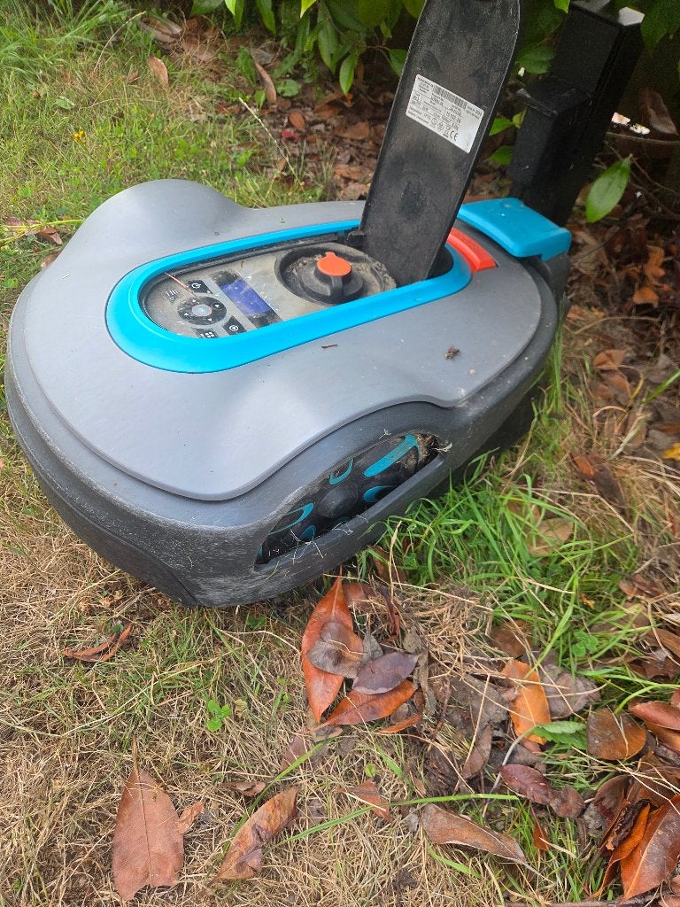 Gardena SILENO life 1000 robotmaaier + laadstation, Ophalen, Gebruikt, 20 tot 25 cm, Gardena