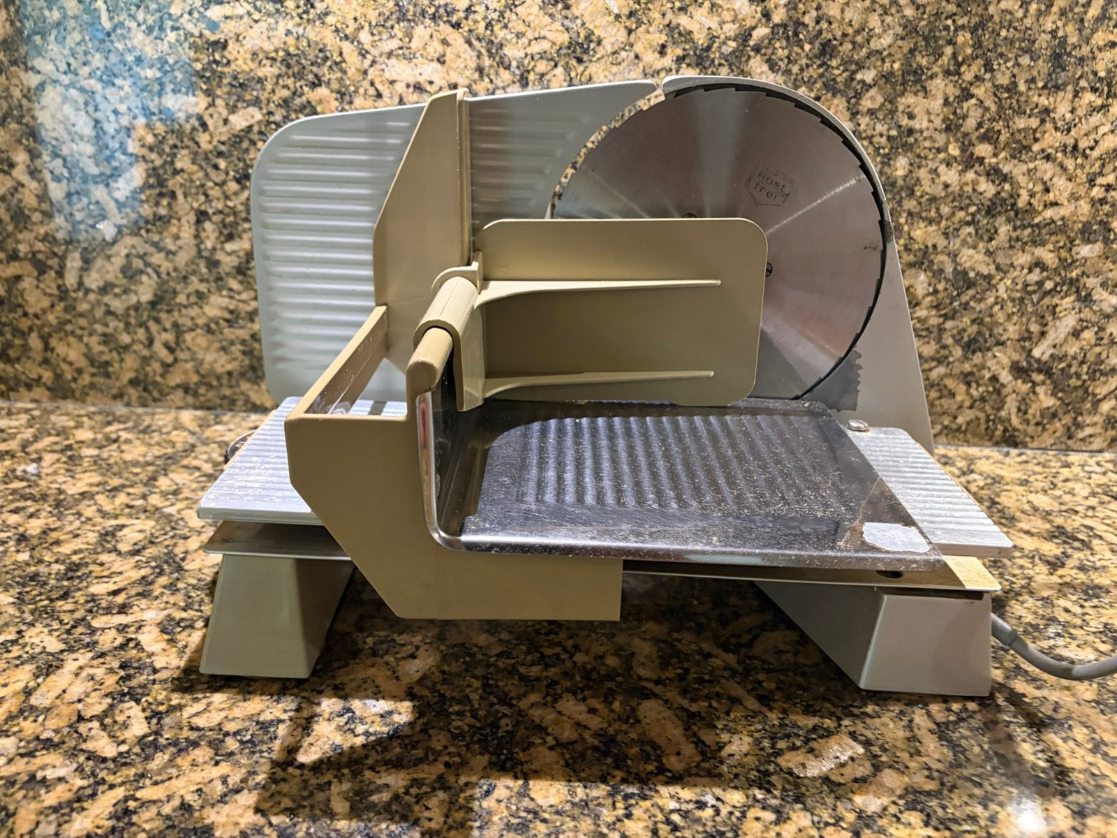 Vintage vleessnijmachine (snijmachine voor vlees & kaas), Snijmachine, Ophalen, Beige