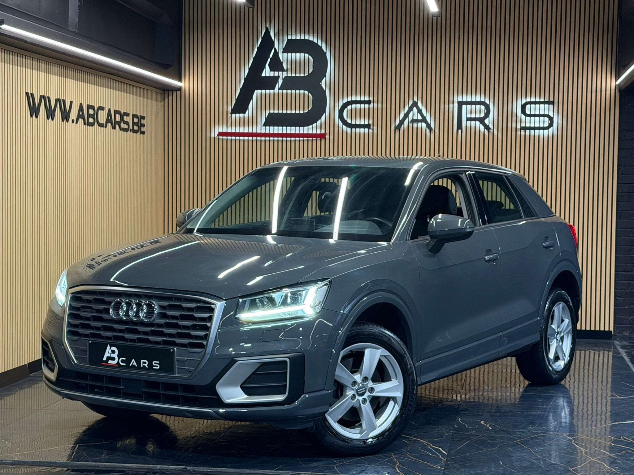 Audi Q2 2.0 TDi Quattro S port S tronic line * GAR 12 MOIS, Autos, Argent ou Gris, Achat, Entreprise, 1968 cm³