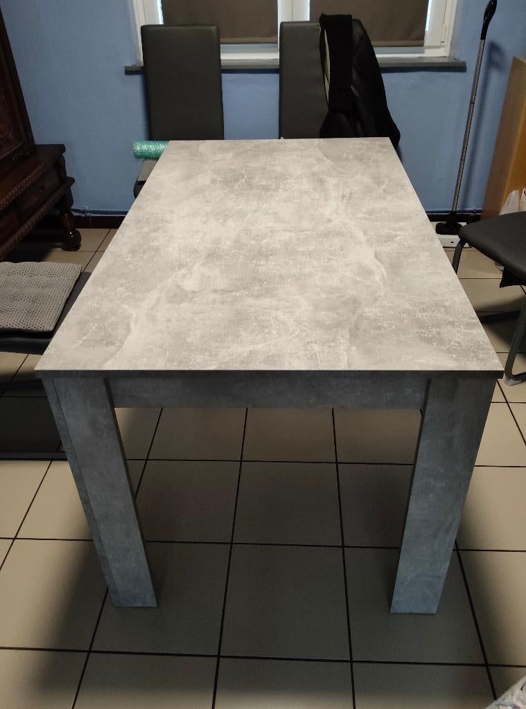 Table de salle à manger et 8 chaises, Enlèvement, Comme neuf