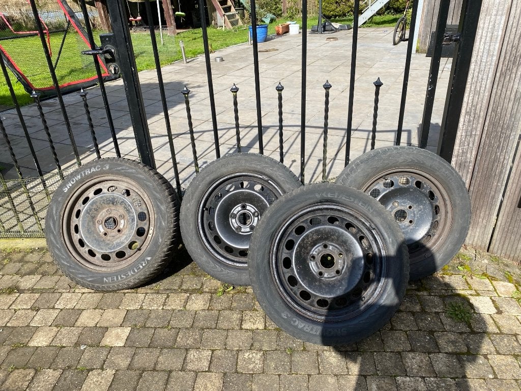 VW Caddy, Golf, Jetta 16 inch stalen velgen winterbanden, Ophalen, Gebruikt, 16 inch, Banden en Velgen