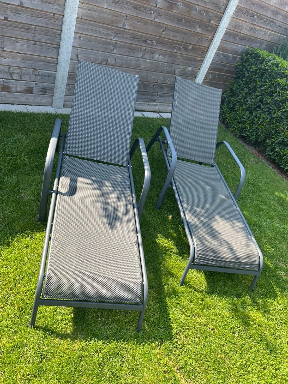 2 ligbedden Bois le Duc, Tuin en Terras, Ligbedden, Ophalen, Zo goed als nieuw, Aluminium