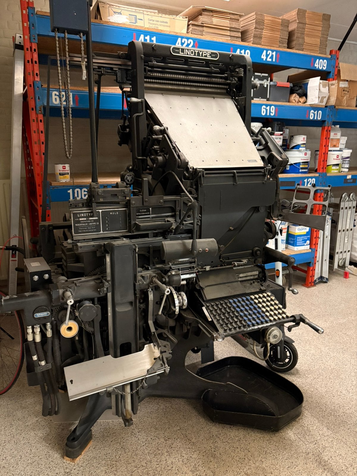 Linotype drukkerijmachine, Ophalen, Gebruikt, IJzer