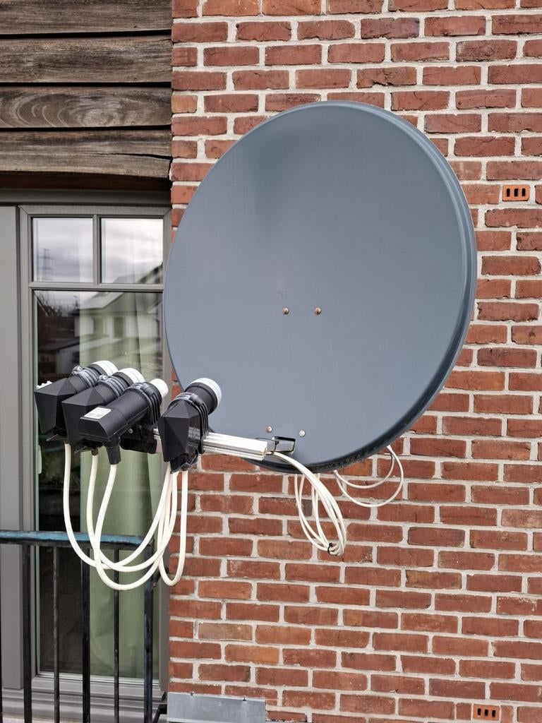 Schotelantenne, 4 LNB koppen, Enlèvement, Antenne (parabolique)