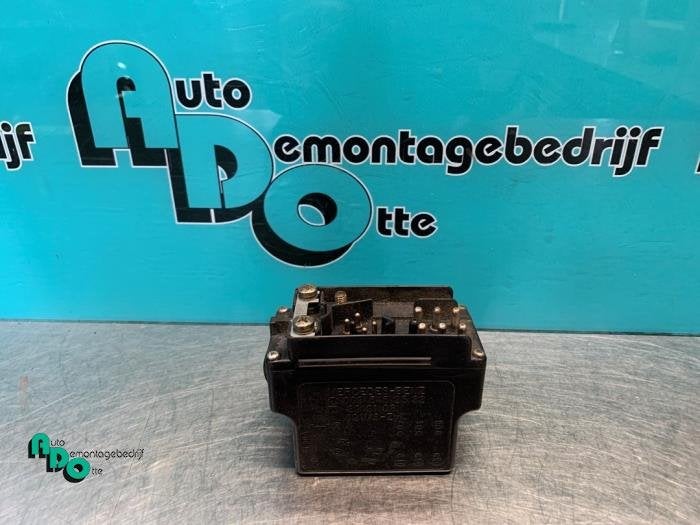 Relais d'un Mercedes 200 - 500, 3 mois de garantie, Utilisé, -, -