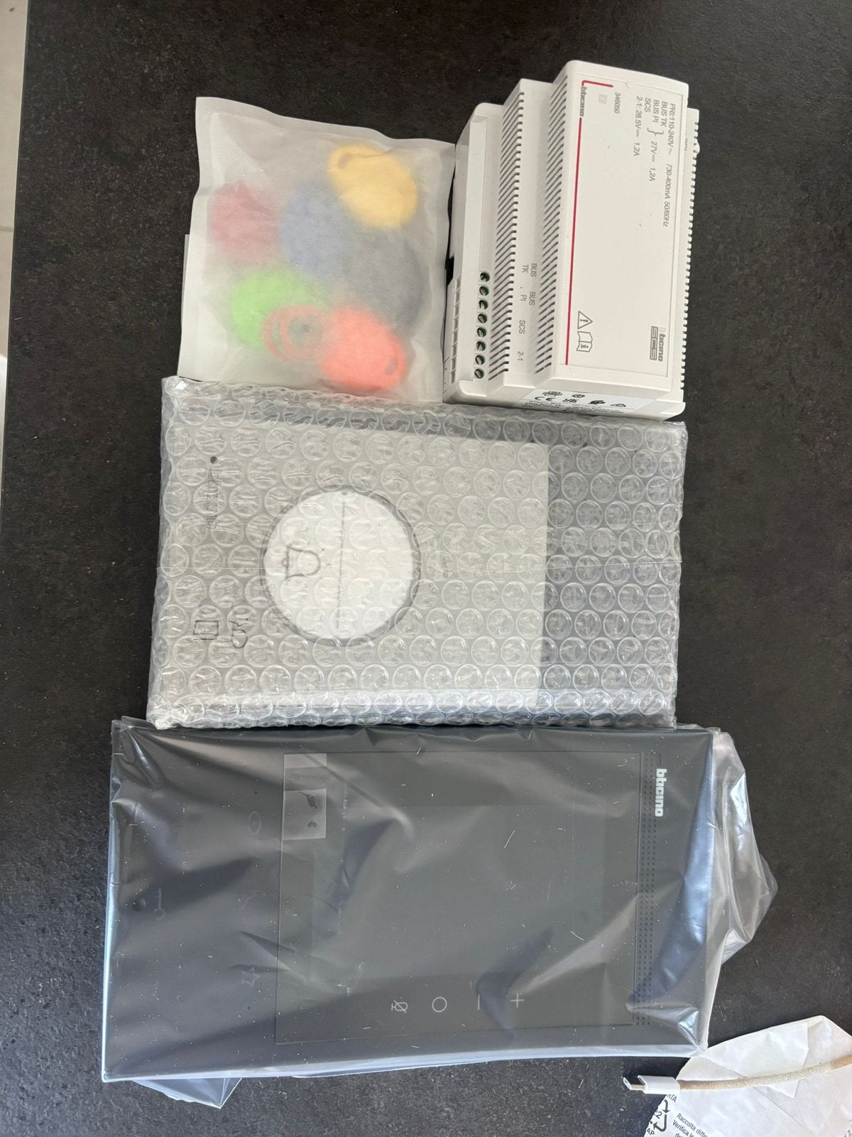 Bticino kit visiophone classe 300 eos Noir, Enlèvement ou Envoi, Neuf