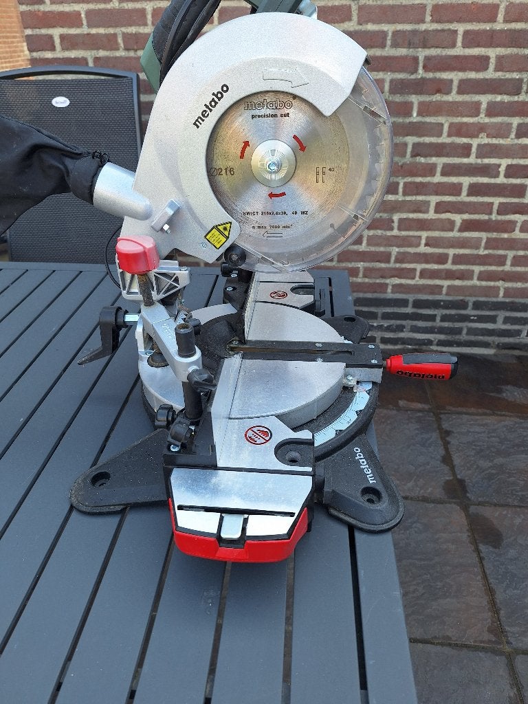 Zaagmachine, Ophalen, Zo goed als nieuw, Afkortzaag, Metabo
