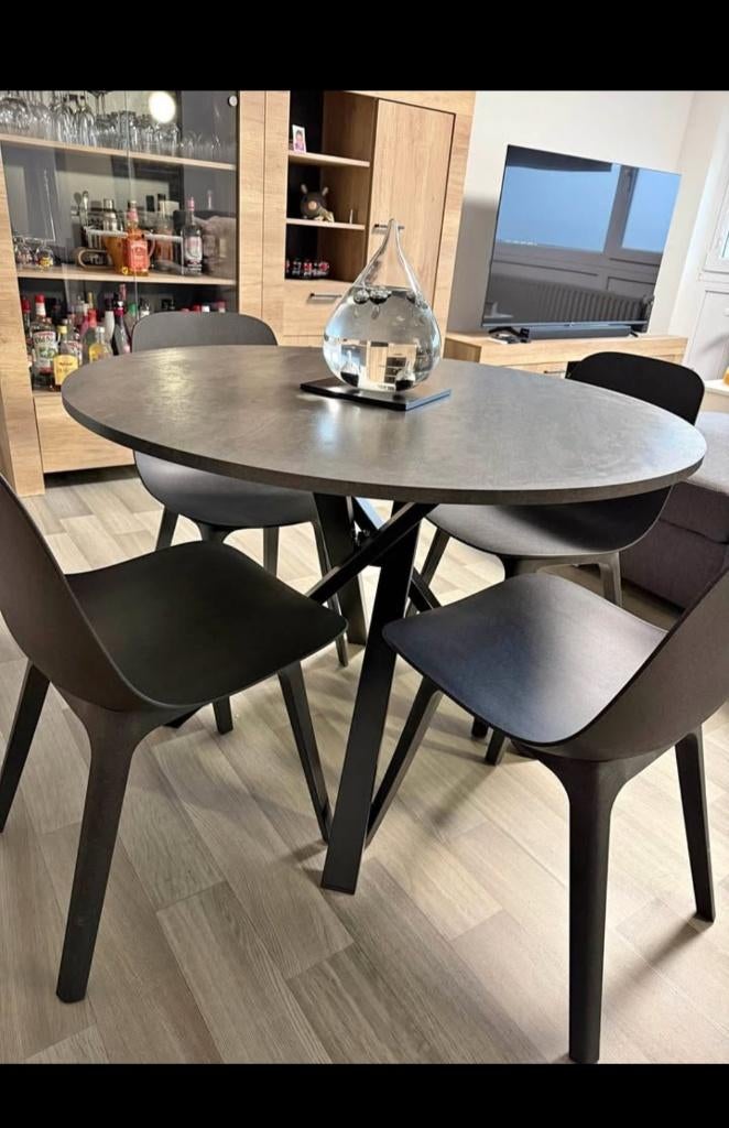 Table plus 4 chaises, Enlèvement, Comme neuf, Quatre personnes, Rond
